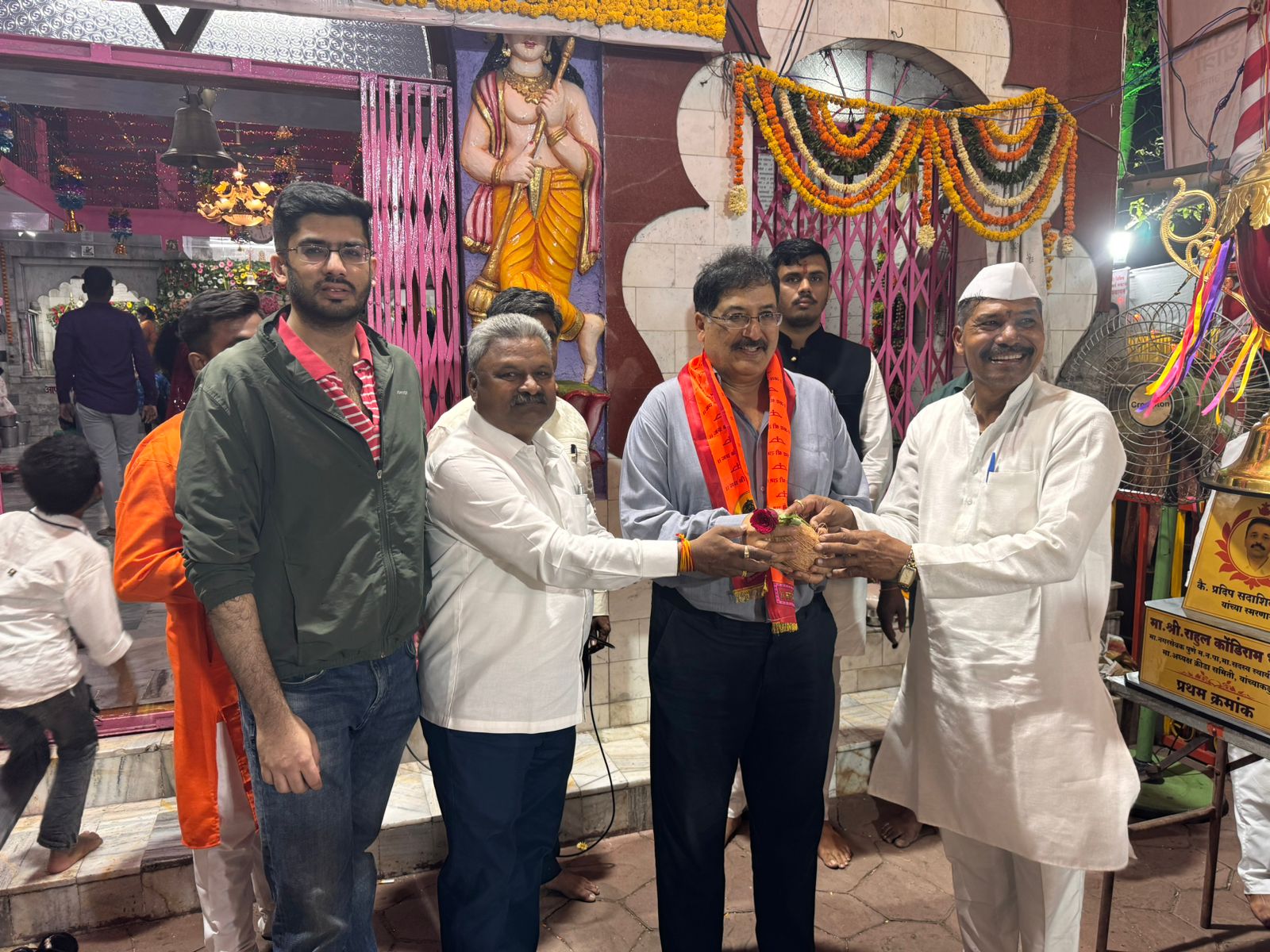 Social worker Ikram Khan felicitated at Hanuman Temple on the occasion of Ram Navami