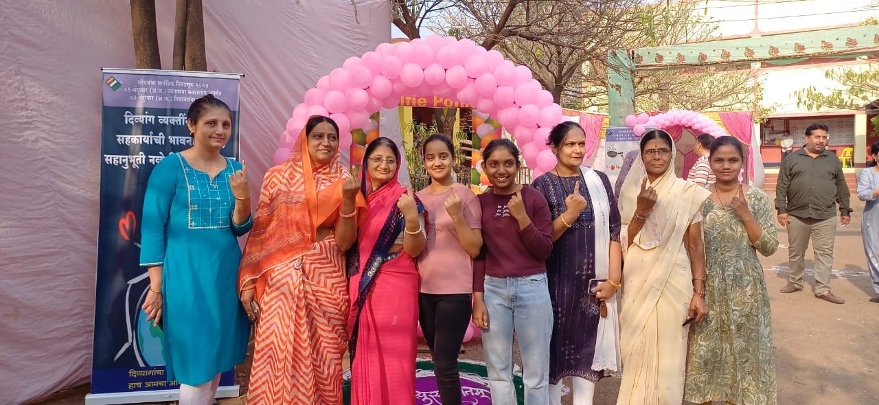 Nari Shakti in #LokSabhaElections2024???   Women of different age groups showing their indelible ink after casting vote at a pink polling station in Nandurbar LS Constituency of Maharashtra today
